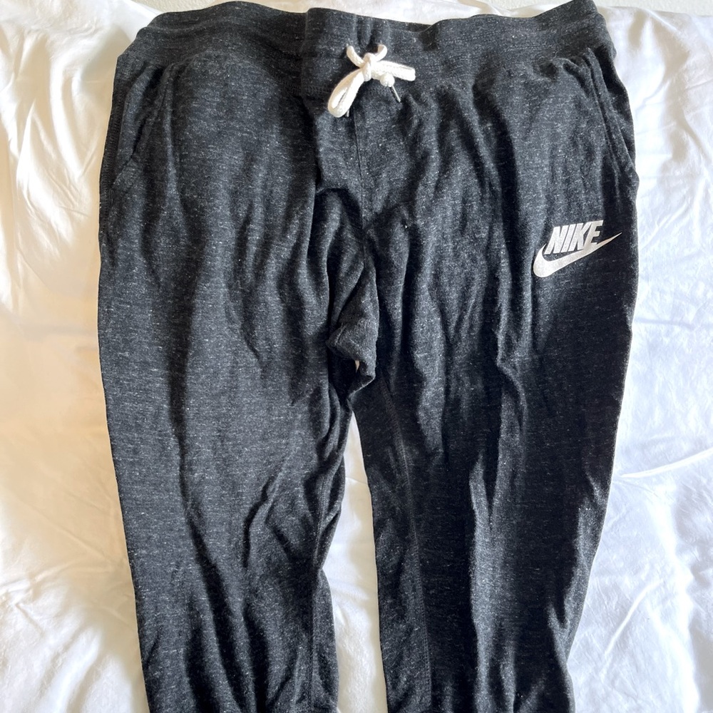 💜GUC Nike Cropped Sweat pants, grey in XL